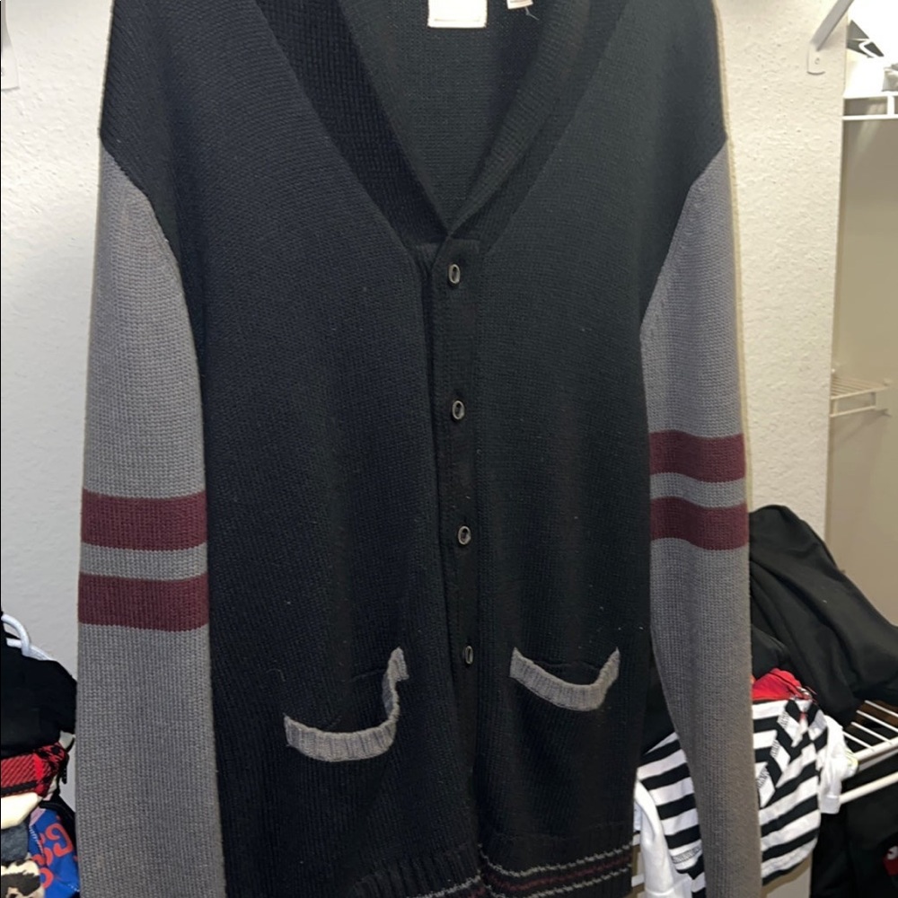 Cardigan - Picture 2 of 5
